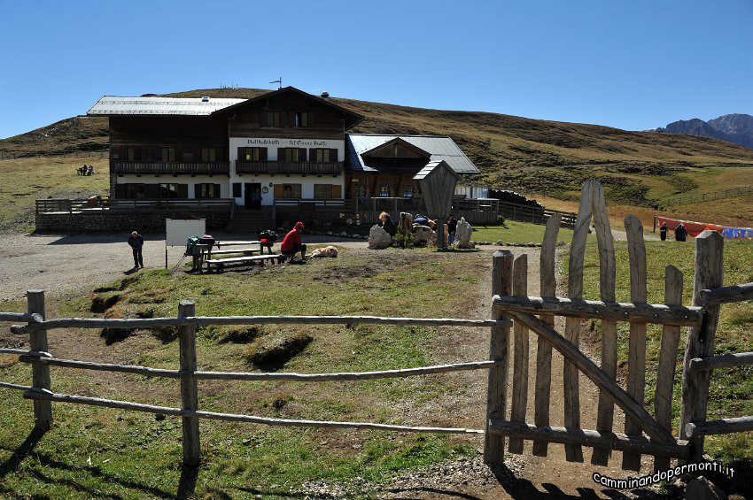 101 Rifugio Sasso Piatto.JPG